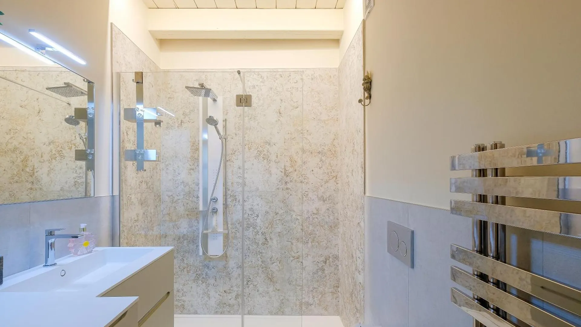 Cello Suite Verona Apartment