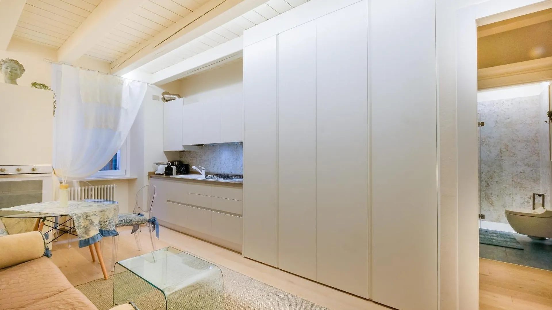 Cello Suite Verona Apartment